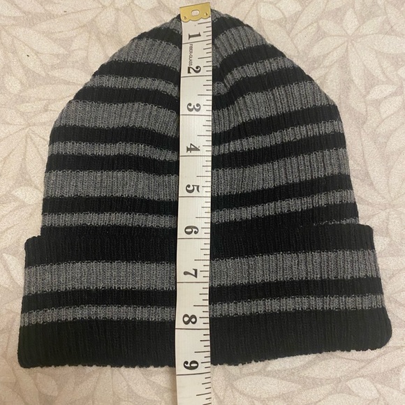 NWOT Knit Beanie - Picture 3 of 4
